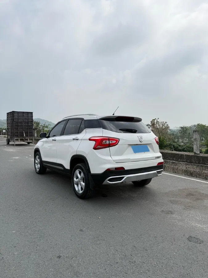 2017 BaoJun 310W 1.5L 105HP L4 6MT,autocango,china used car exporter,china ev exporter,chinese used car exporter,chinese used ev exporter