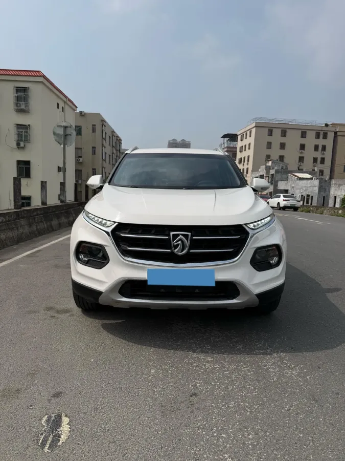 2017 BaoJun 310W 1.5L 105HP L4 6MT,autocango,china used car exporter,china ev exporter,chinese used car exporter,chinese used ev exporter