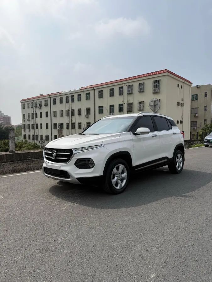 2017 BaoJun 310W 1.5L 105HP L4 6MT,autocango,china used car exporter,china ev exporter,chinese used car exporter,chinese used ev exporter