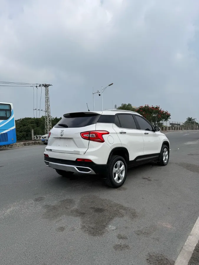 2017 BaoJun 310W 1.5L 105HP L4 6MT,autocango,china used car exporter,china ev exporter,chinese used car exporter,chinese used ev exporter