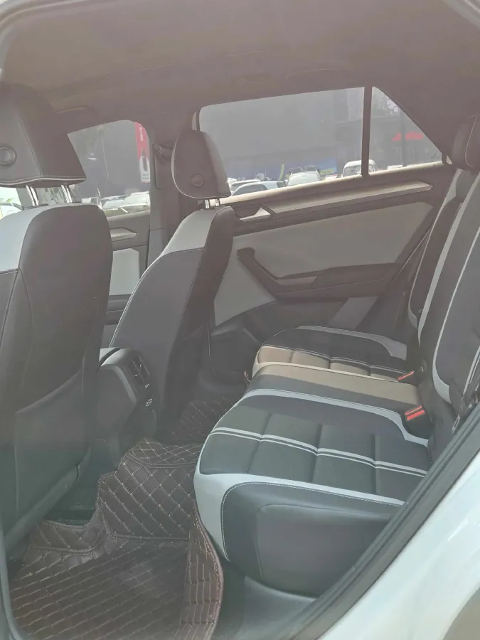 2024 Volkswagen T-Roc 1.5T 160HP L4 7DCT,autocango,china used car exporter,china ev exporter,chinese used car exporter,chinese used ev exporter