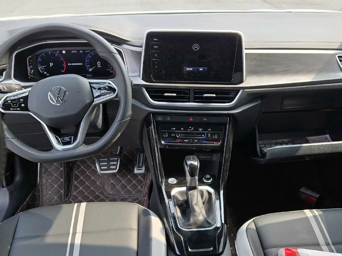 2024 Volkswagen T-Roc 1.5T 160HP L4 7DCT,autocango,china used car exporter,china ev exporter,chinese used car exporter,chinese used ev exporter