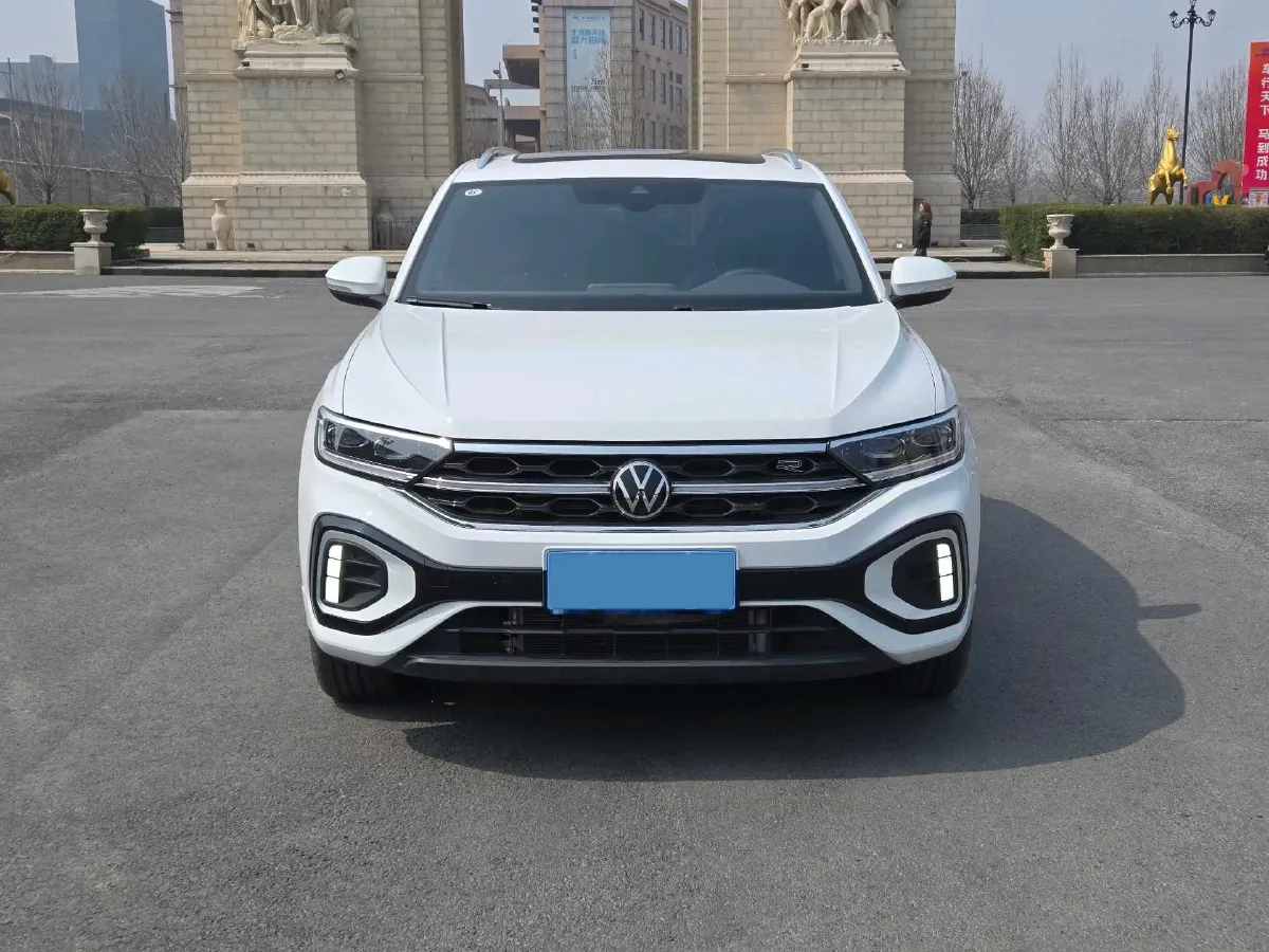 2024 Volkswagen T-Roc 1.5T 160HP L4 7DCT,autocango,china used car exporter,china ev exporter,chinese used car exporter,chinese used ev exporter