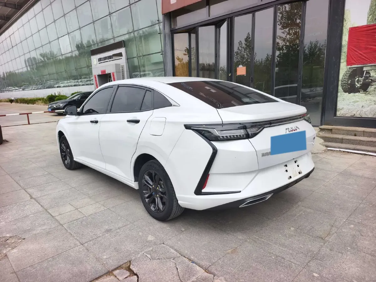 2023 DongFeng Aeolus YiXuan 1.5L 125HP L4 5MT,autocango,china used car exporter,china ev exporter,chinese used car exporter,chinese used ev exporter