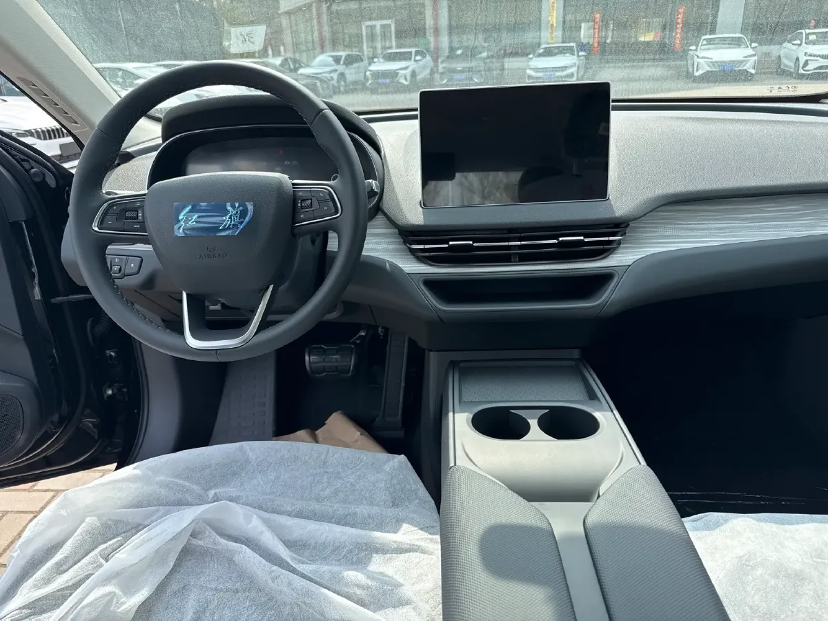 2025 HongQi E-QM5 BEV,autocango,china used car exporter,china ev exporter,chinese used car exporter,chinese used ev exporter