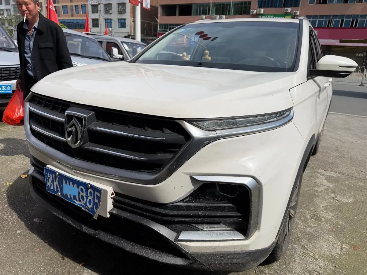 2018 BaoJun 530 1.5T 150HP L4 6MT,autocango,china used car exporter,china ev exporter,chinese used car exporter,chinese used ev exporter