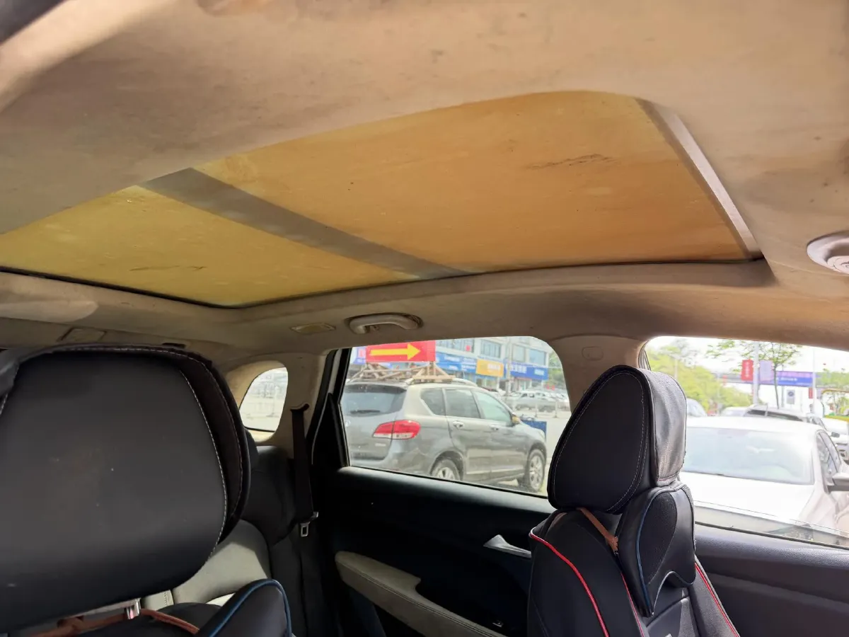 2018 BaoJun 530 1.5T 150HP L4 6MT,autocango,china used car exporter,china ev exporter,chinese used car exporter,chinese used ev exporter