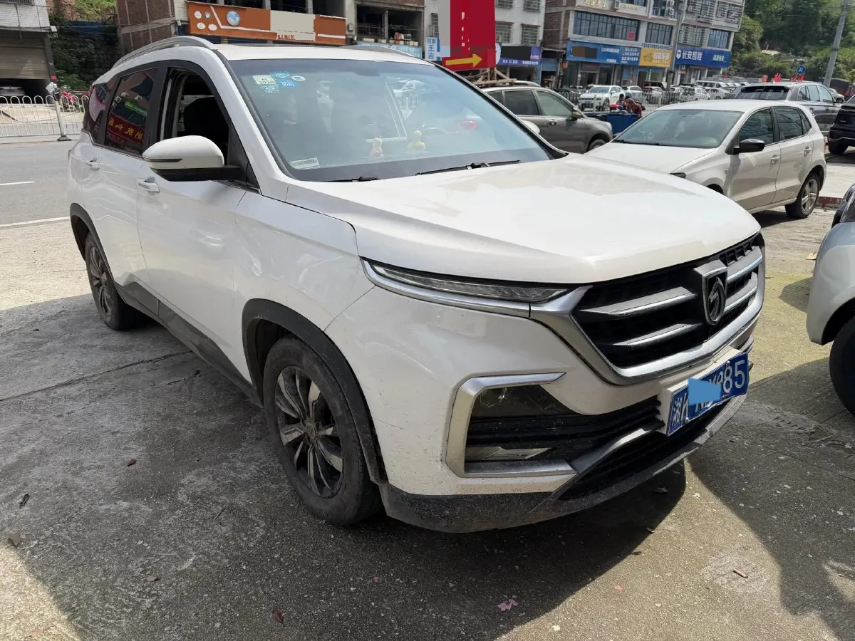 2018 BaoJun 530 1.5T 150HP L4 6MT,autocango,china used car exporter,china ev exporter,chinese used car exporter,chinese used ev exporter