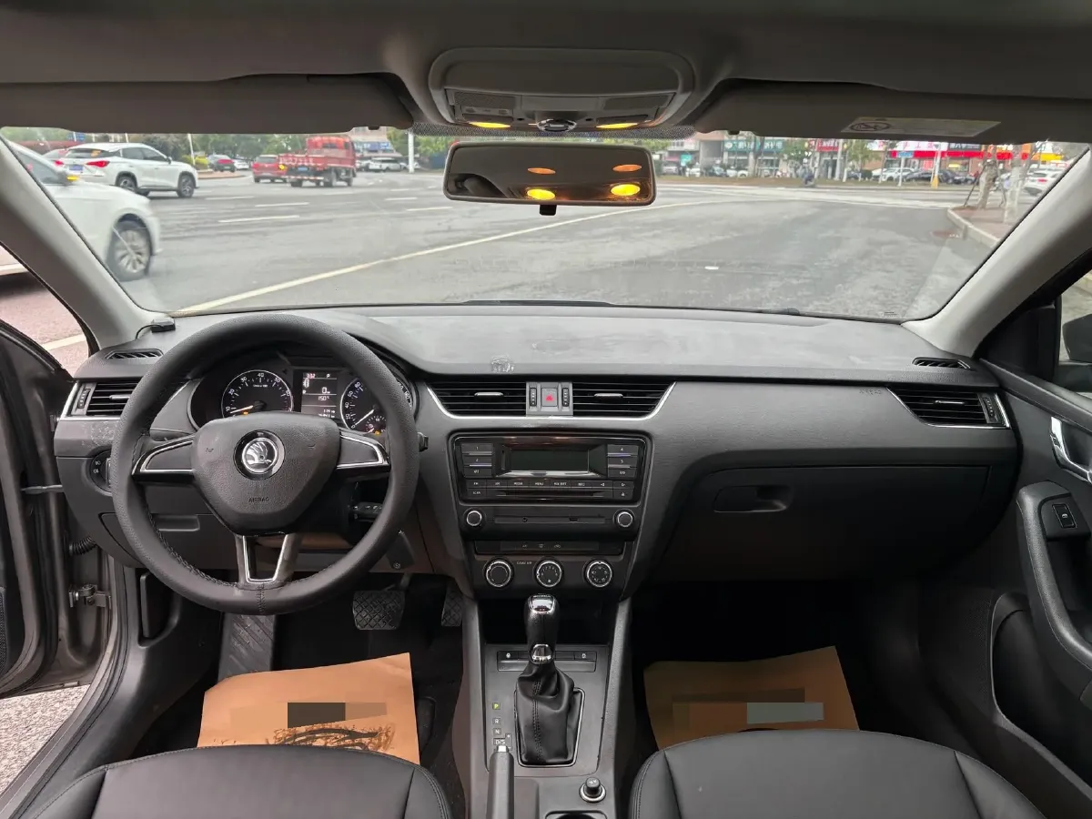 2017 Skoda Octavia 1.6L 110HP L4 6AT,autocango,china used car exporter,china ev exporter,chinese used car exporter,chinese used ev exporter