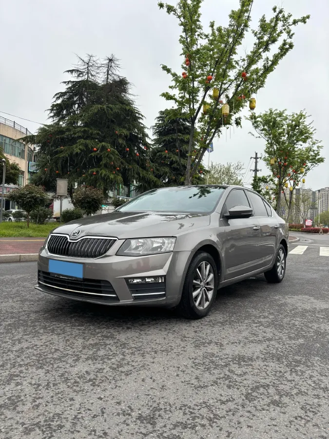 2017 Skoda Octavia 1.6L 110HP L4 6AT,autocango,china used car exporter,china ev exporter,chinese used car exporter,chinese used ev exporter