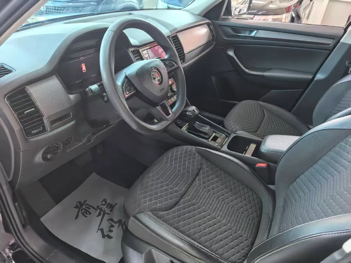 2019 Buick EnvisionPlus 1.5T 169HP L4 7DCT,autocango,china used car exporter,china ev exporter,chinese used car exporter,chinese used ev exporter