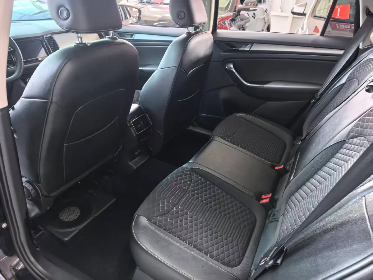 2019 Buick EnvisionPlus 1.5T 169HP L4 7DCT,autocango,china used car exporter,china ev exporter,chinese used car exporter,chinese used ev exporter