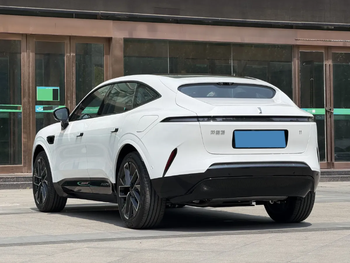 2025 Avatr 11 1.5T 156HP L4 REEV,autocango,china used car exporter,china ev exporter,chinese used car exporter,chinese used ev exporter