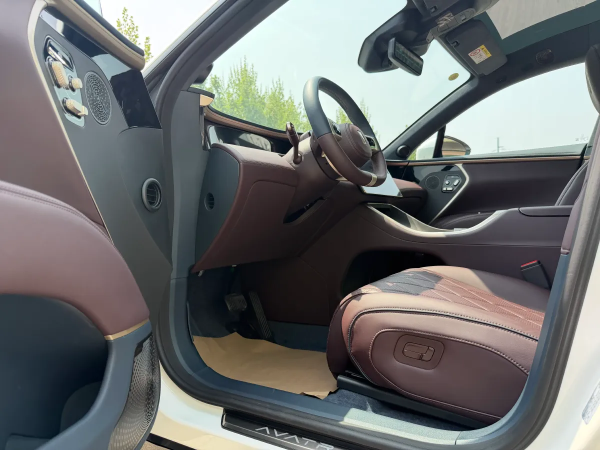 2025 Avatr 11 1.5T 156HP L4 REEV,autocango,china used car exporter,china ev exporter,chinese used car exporter,chinese used ev exporter