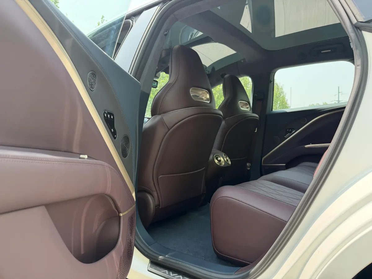 2025 Avatr 11 1.5T 156HP L4 REEV,autocango,china used car exporter,china ev exporter,chinese used car exporter,chinese used ev exporter