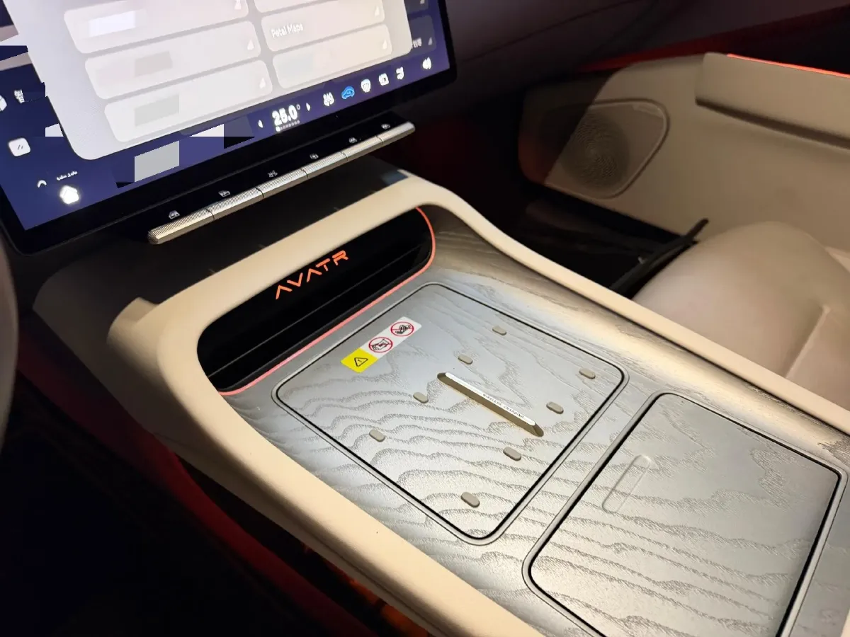 2025 Avatr 12 1.5T 156HP L4 REEV 39.05KWH,autocango,china used car exporter,china ev exporter,chinese used car exporter,chinese used ev exporter
