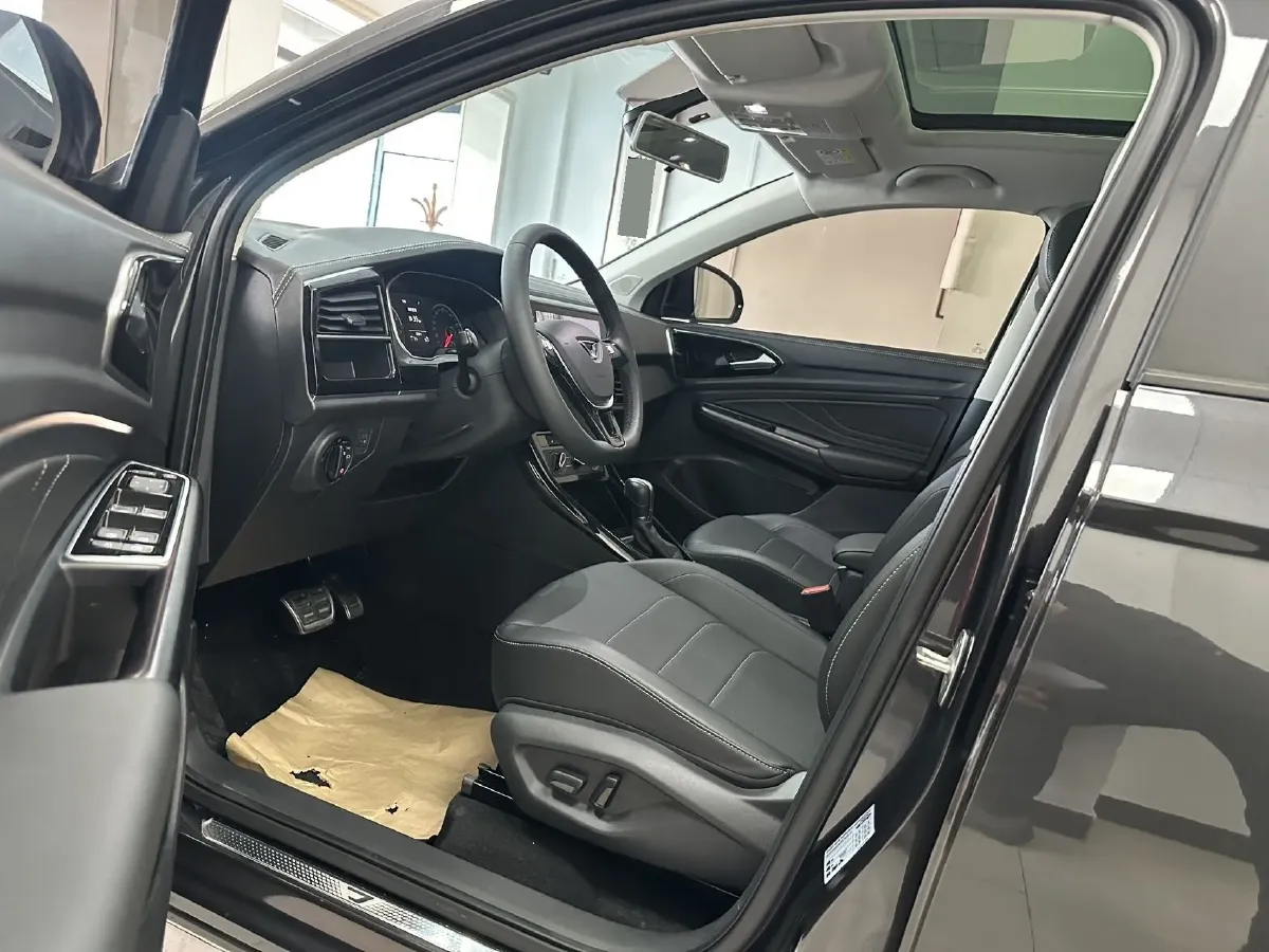 2022 Jetta VS7 1.4T 150HP L4 6AT,autocango,china used car exporter,china ev exporter,chinese used car exporter,chinese used ev exporter