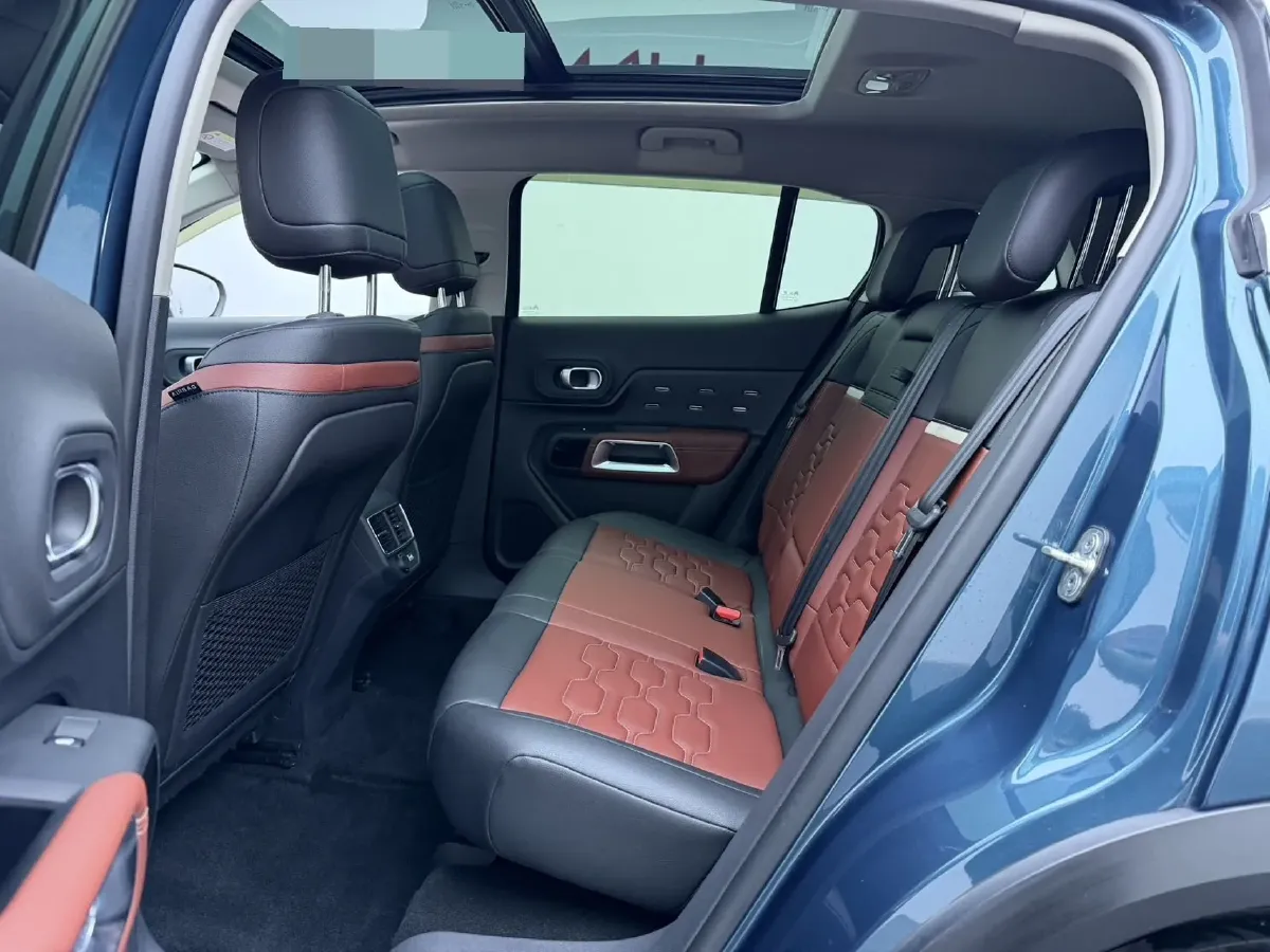 2021 Citroen C5 Aircross 1.8T 211HP L4 8AT,autocango,china used car exporter,china ev exporter,chinese used car exporter,chinese used ev exporter