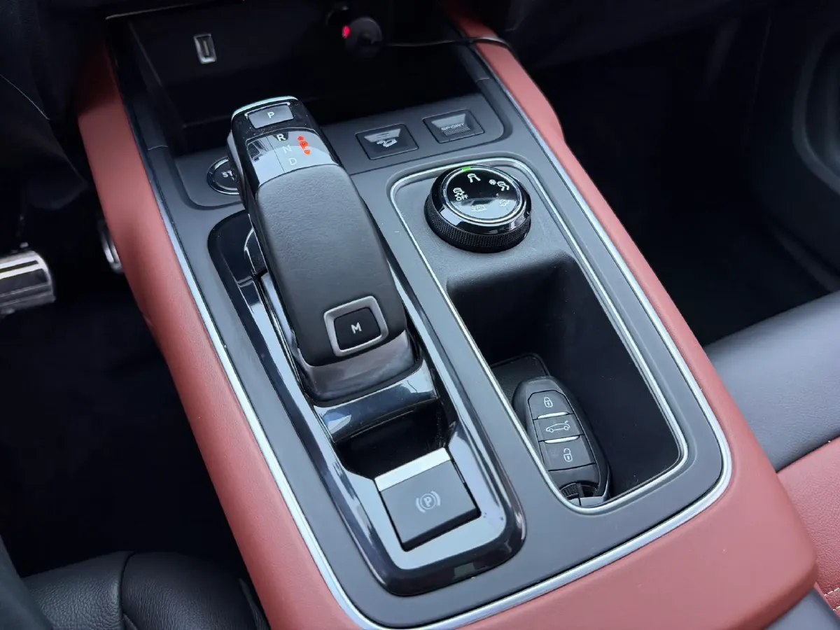 2021 Citroen C5 Aircross 1.8T 211HP L4 8AT,autocango,china used car exporter,china ev exporter,chinese used car exporter,chinese used ev exporter