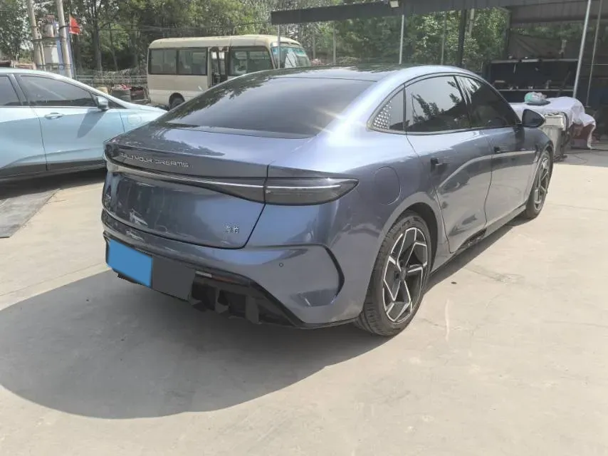 2022 AITO AITO M5 Range Extended 125HP REEV 40KWH,autocango,china used car exporter,china ev exporter,chinese used car exporter,chinese used ev exporter