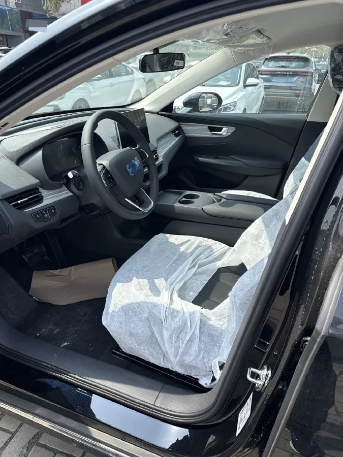 2025 HongQi E-QM5 BEV,autocango,china used car exporter,china ev exporter,chinese used car exporter,chinese used ev exporter