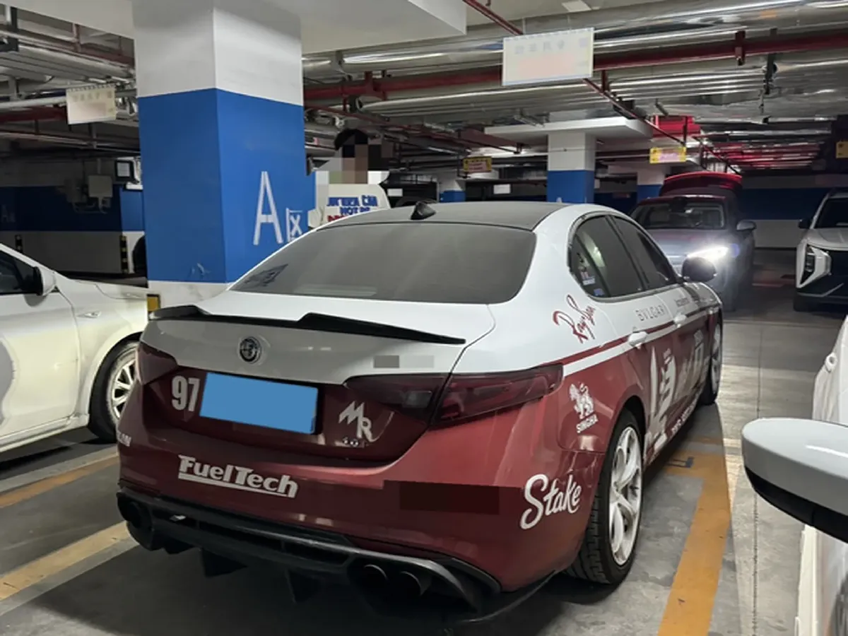 2017 Alfa Romeo Giulia 2.0T 200HP L4 8AT,autocango,china used car exporter,china ev exporter,chinese used car exporter,chinese used ev exporter