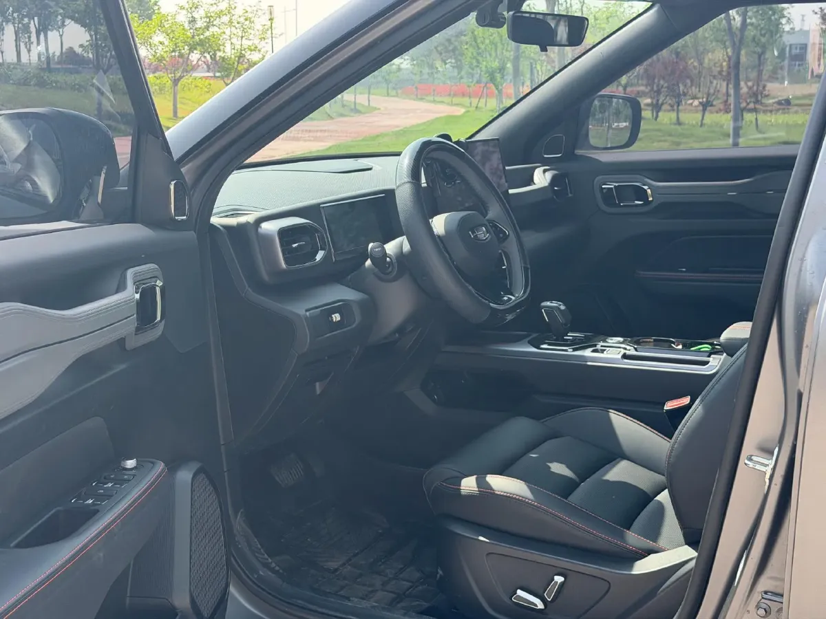 2025 Geely Cowboy 1.5T 181HP L4 7DCT,autocango,china used car exporter,china ev exporter,chinese used car exporter,chinese used ev exporter