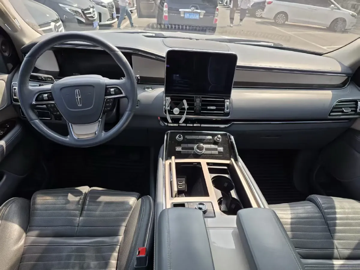 2019 Lincoln Navigator 3.5T 388HP V6 10AT,autocango,china used car exporter,china ev exporter,chinese used car exporter,chinese used ev exporter