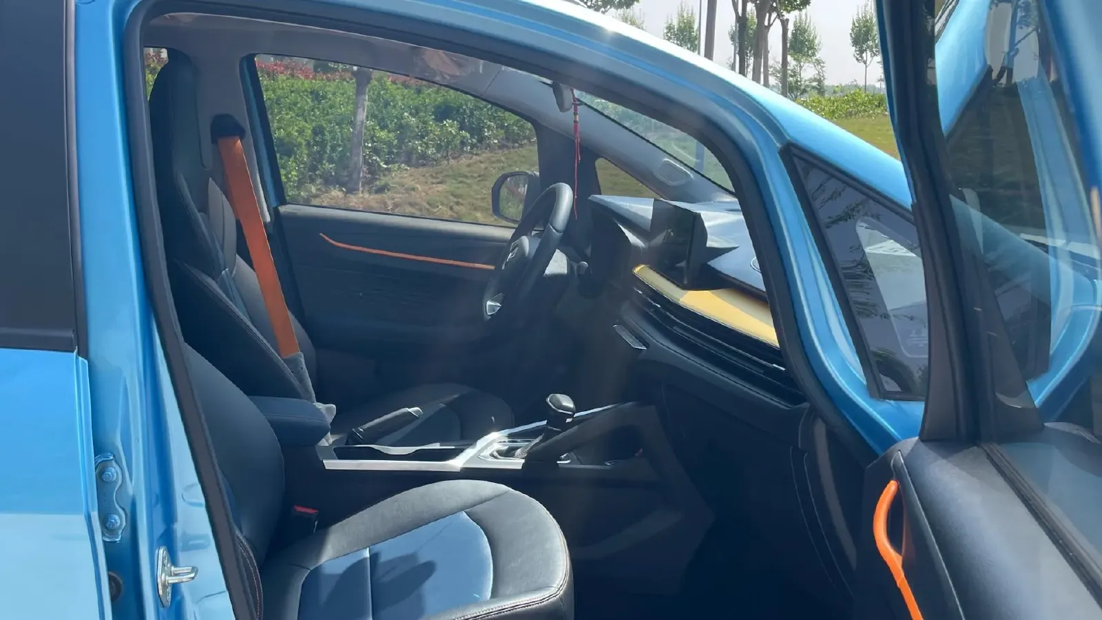 2022 Livan X3 PRO 1.5L 113HP L4 CVT,autocango,china used car exporter,china ev exporter,chinese used car exporter,chinese used ev exporter