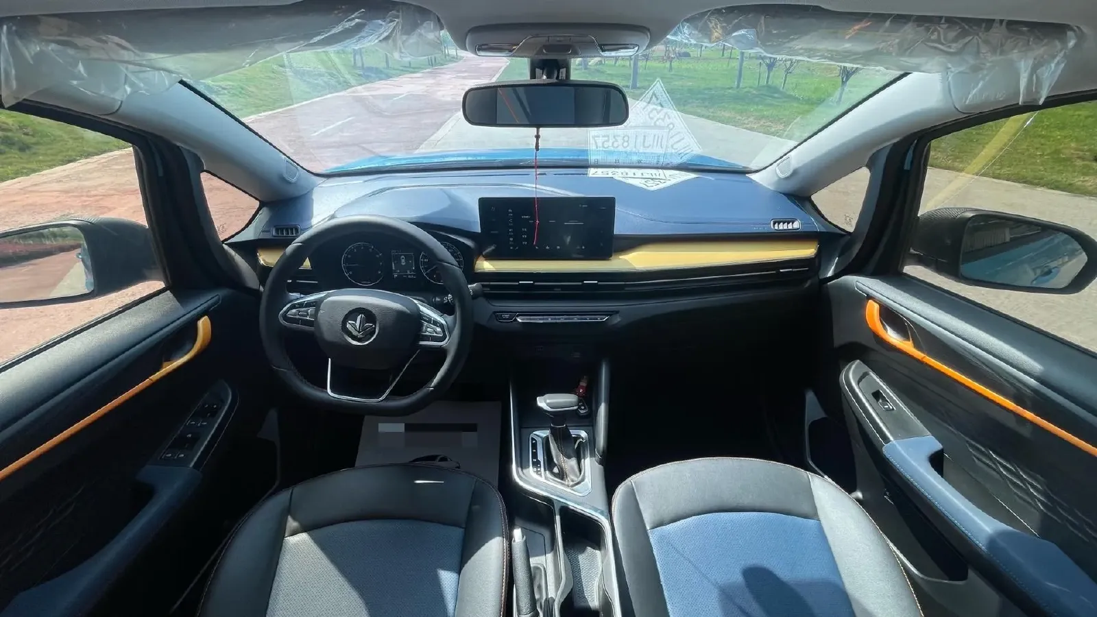 2022 Livan X3 PRO 1.5L 113HP L4 CVT,autocango,china used car exporter,china ev exporter,chinese used car exporter,chinese used ev exporter