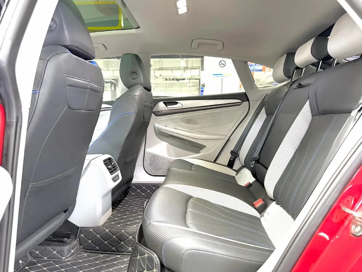 2022 Skoda Superb 2.0T 186HP L4 7DCT,autocango,china used car exporter,china ev exporter,chinese used car exporter,chinese used ev exporter