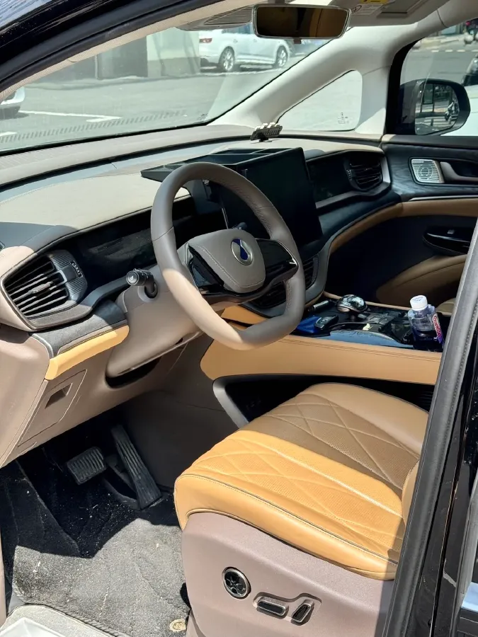 2022 HongQi HS7 3.0T 337HP V6 8AT,autocango,china used car exporter,china ev exporter,chinese used car exporter,chinese used ev exporter