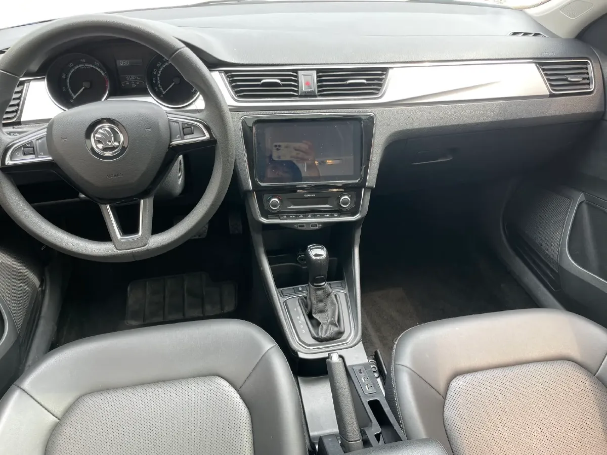 2020 Skoda Rapid 1.5L 112HP L4 6AT,autocango,china used car exporter,china ev exporter,chinese used car exporter,chinese used ev exporter