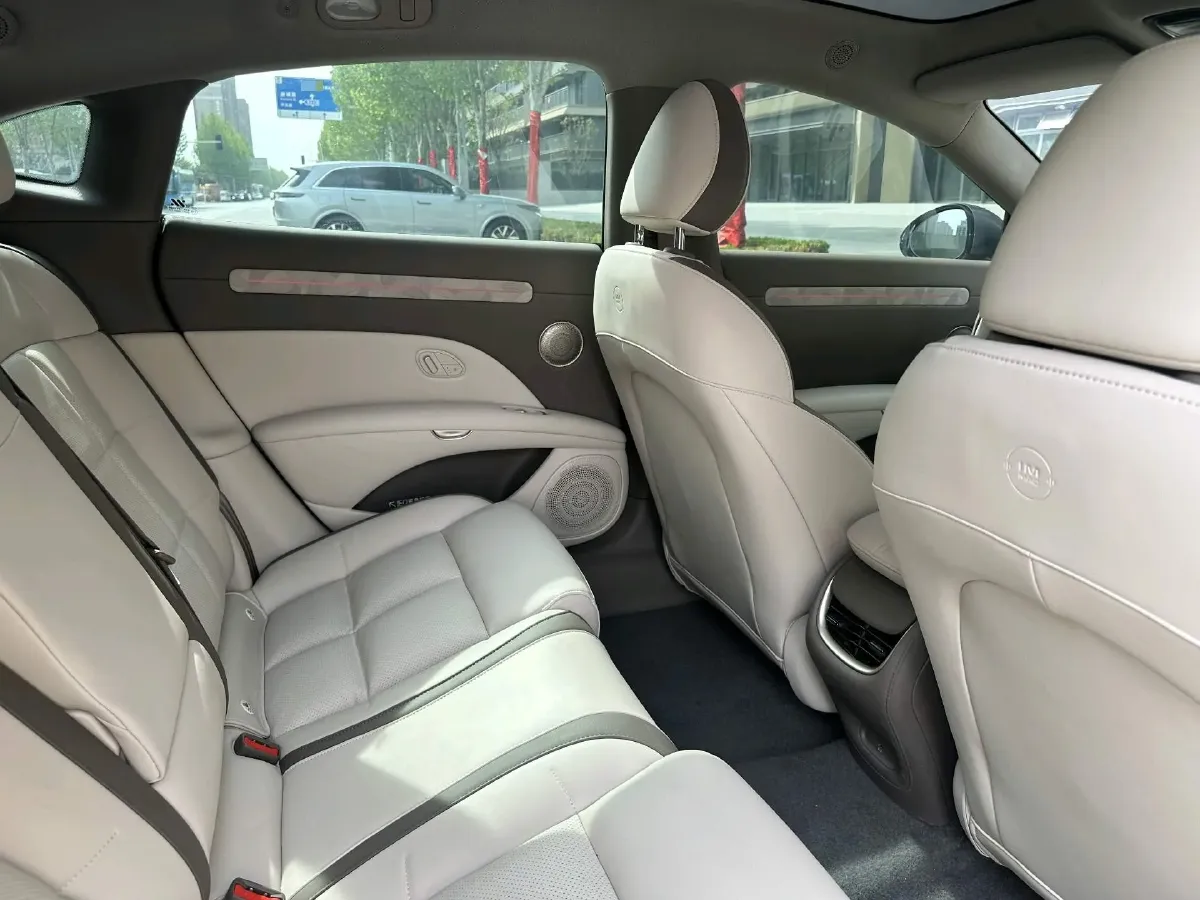 2025 IM L6 BEV,autocango,china used car exporter,china ev exporter,chinese used car exporter,chinese used ev exporter