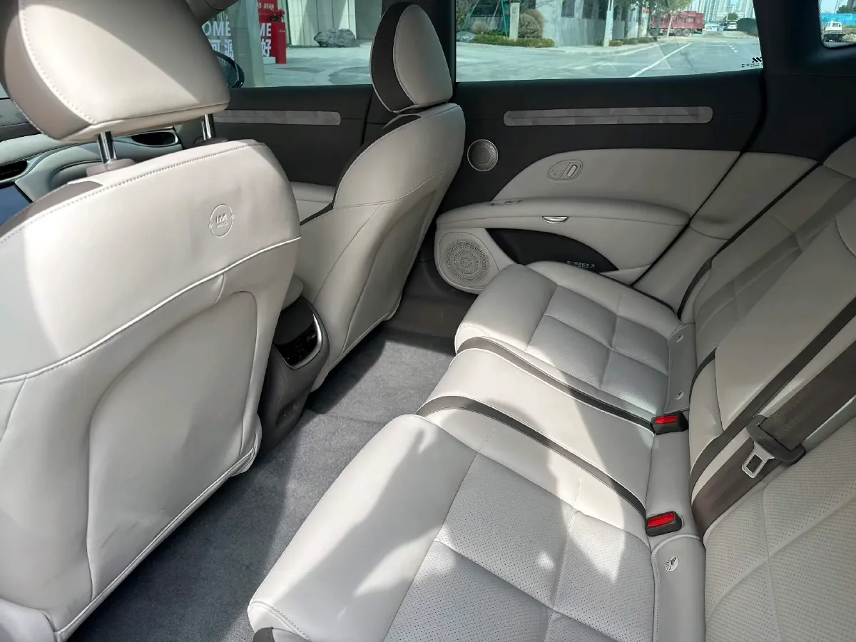 2025 IM L6 BEV,autocango,china used car exporter,china ev exporter,chinese used car exporter,chinese used ev exporter