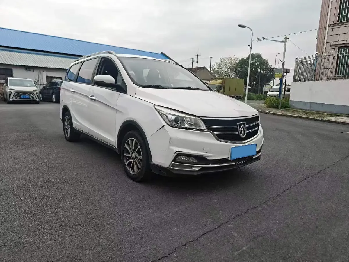 2019 BaoJun 730 1.5L 112HP L4 6MT,autocango,china used car exporter,china ev exporter,chinese used car exporter,chinese used ev exporter