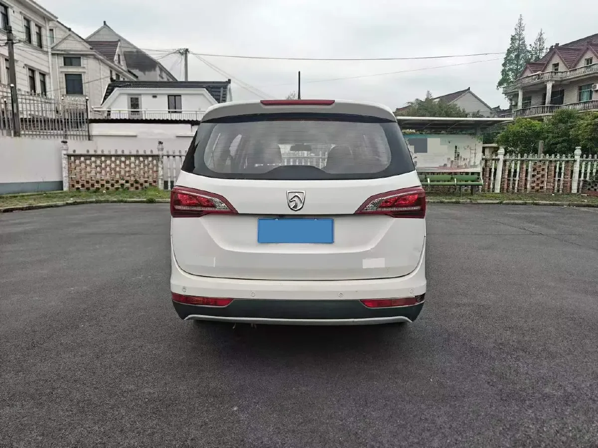 2019 BaoJun 730 1.5L 112HP L4 6MT,autocango,china used car exporter,china ev exporter,chinese used car exporter,chinese used ev exporter