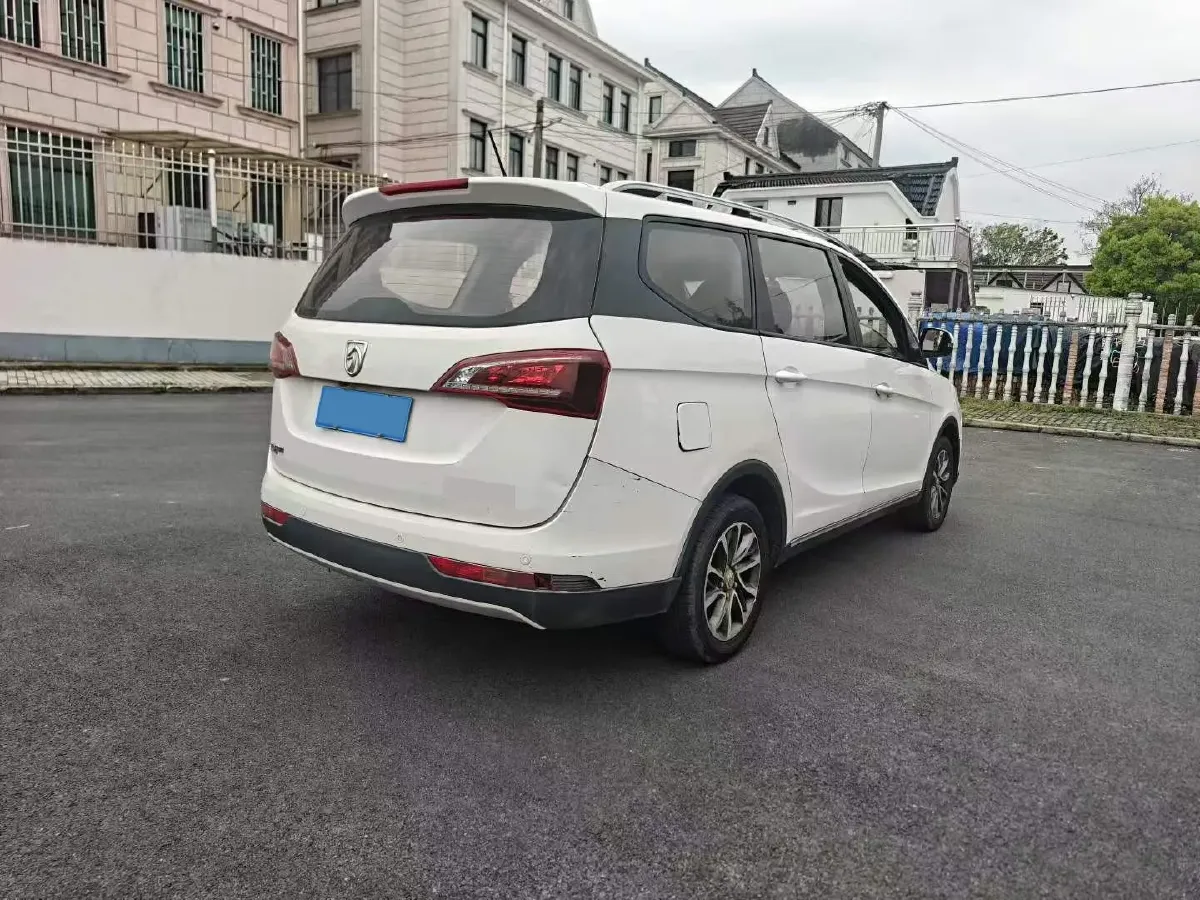2019 BaoJun 730 1.5L 112HP L4 6MT,autocango,china used car exporter,china ev exporter,chinese used car exporter,chinese used ev exporter
