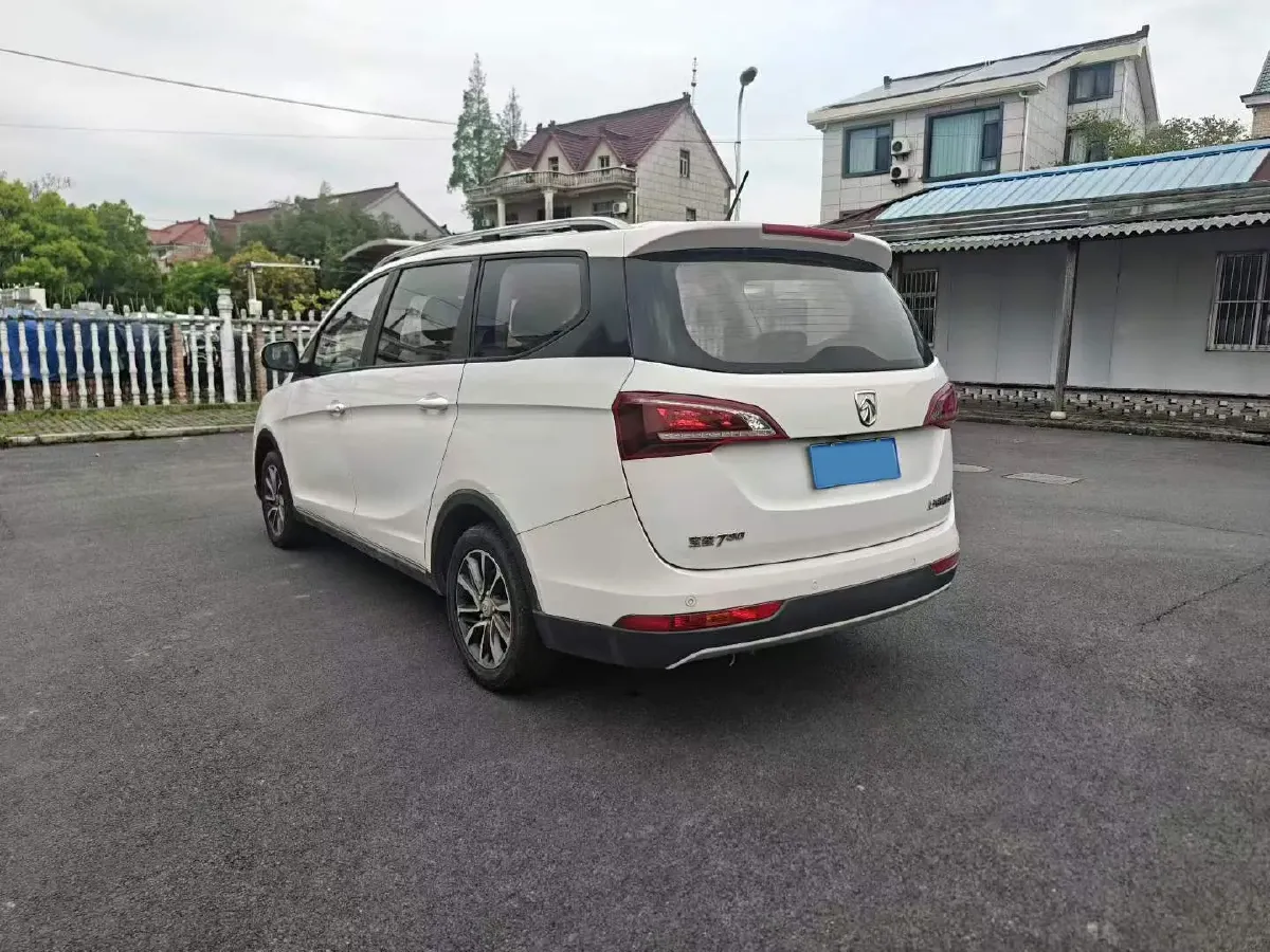 2019 BaoJun 730 1.5L 112HP L4 6MT,autocango,china used car exporter,china ev exporter,chinese used car exporter,chinese used ev exporter