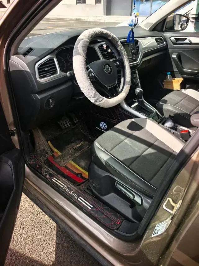 2020 Volkswagen T-Roc 1.4T 131HP L4 7DCT,autocango,china used car exporter,china ev exporter,chinese used car exporter,chinese used ev exporter