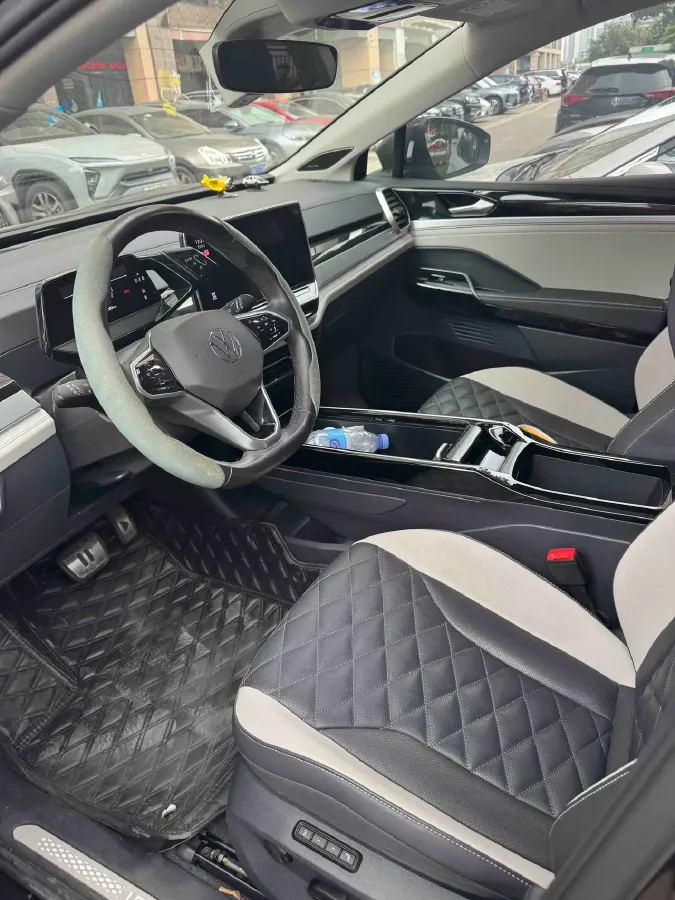 2022 Volkswagen ID.6 Crozz BEV 84.8KWH,autocango,china used car exporter,china ev exporter,chinese used car exporter,chinese used ev exporter