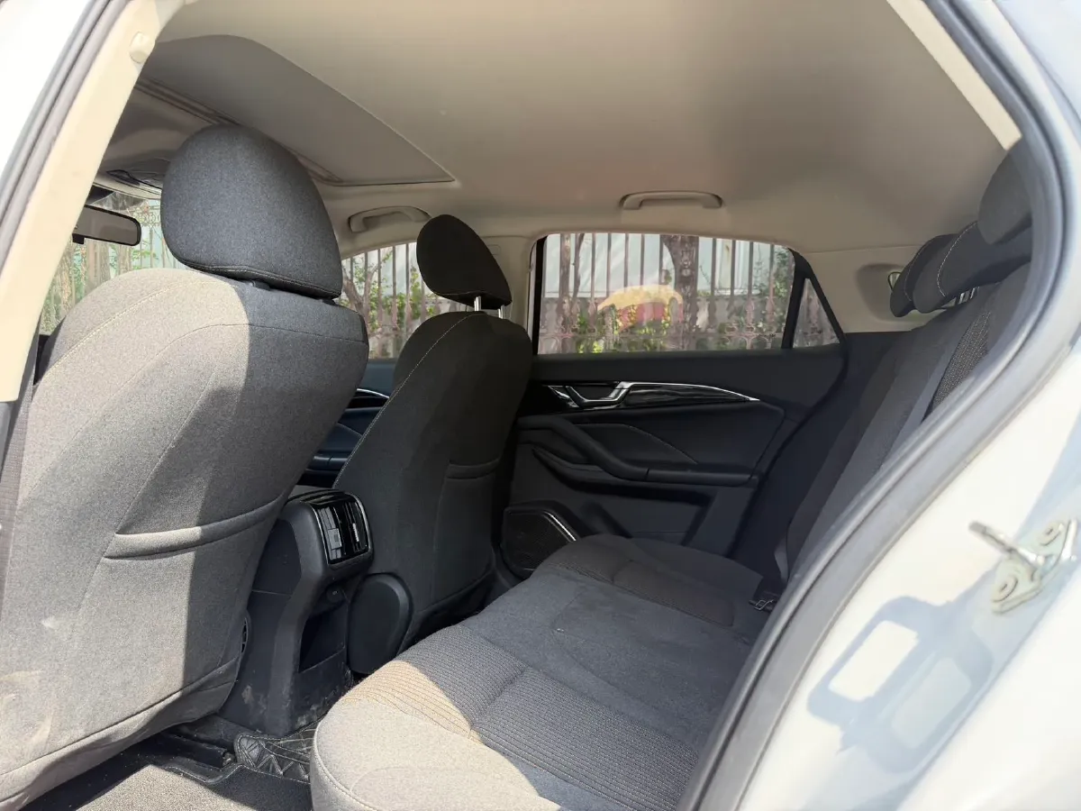 2023 Bestune B70 1.5T 169HP L4 7DCT,autocango,china used car exporter,china ev exporter,chinese used car exporter,chinese used ev exporter