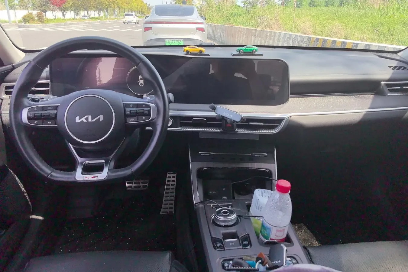 2021 Toyota Camry 2.0L 178HP L4 CVT,autocango,china used car exporter,china ev exporter,chinese used car exporter,chinese used ev exporter