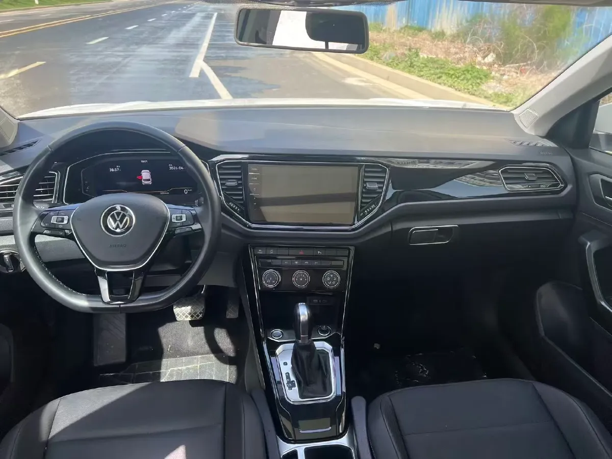 2022 Volkswagen T-Roc 1.4T 150HP L4 7DCT,autocango,china used car exporter,china ev exporter,chinese used car exporter,chinese used ev exporter