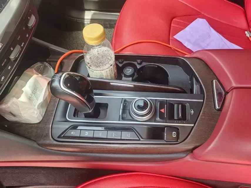 2018 Maserati Levante 3.0T 350HP V6 8AT,autocango,china used car exporter,china ev exporter,chinese used car exporter,chinese used ev exporter