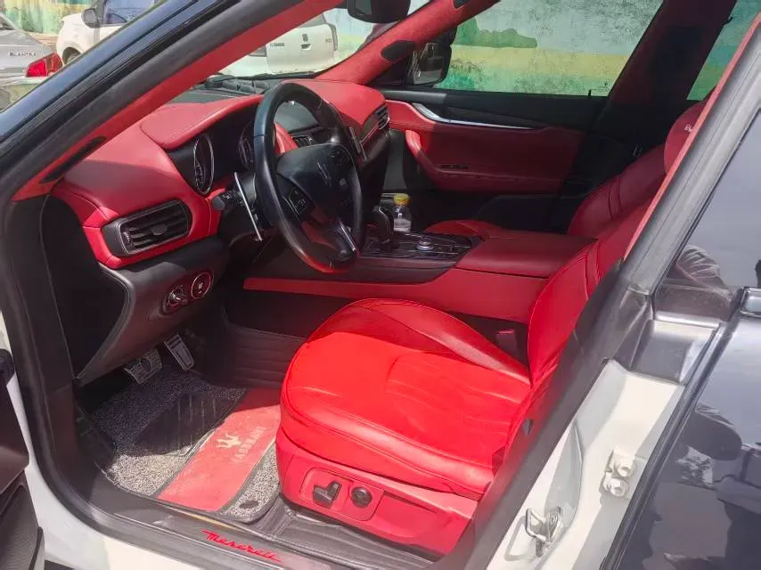 2018 Maserati Levante 3.0T 350HP V6 8AT,autocango,china used car exporter,china ev exporter,chinese used car exporter,chinese used ev exporter