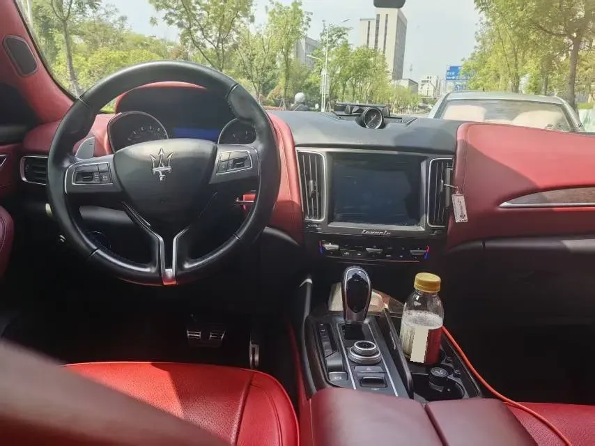 2018 Maserati Levante 3.0T 350HP V6 8AT,autocango,china used car exporter,china ev exporter,chinese used car exporter,chinese used ev exporter