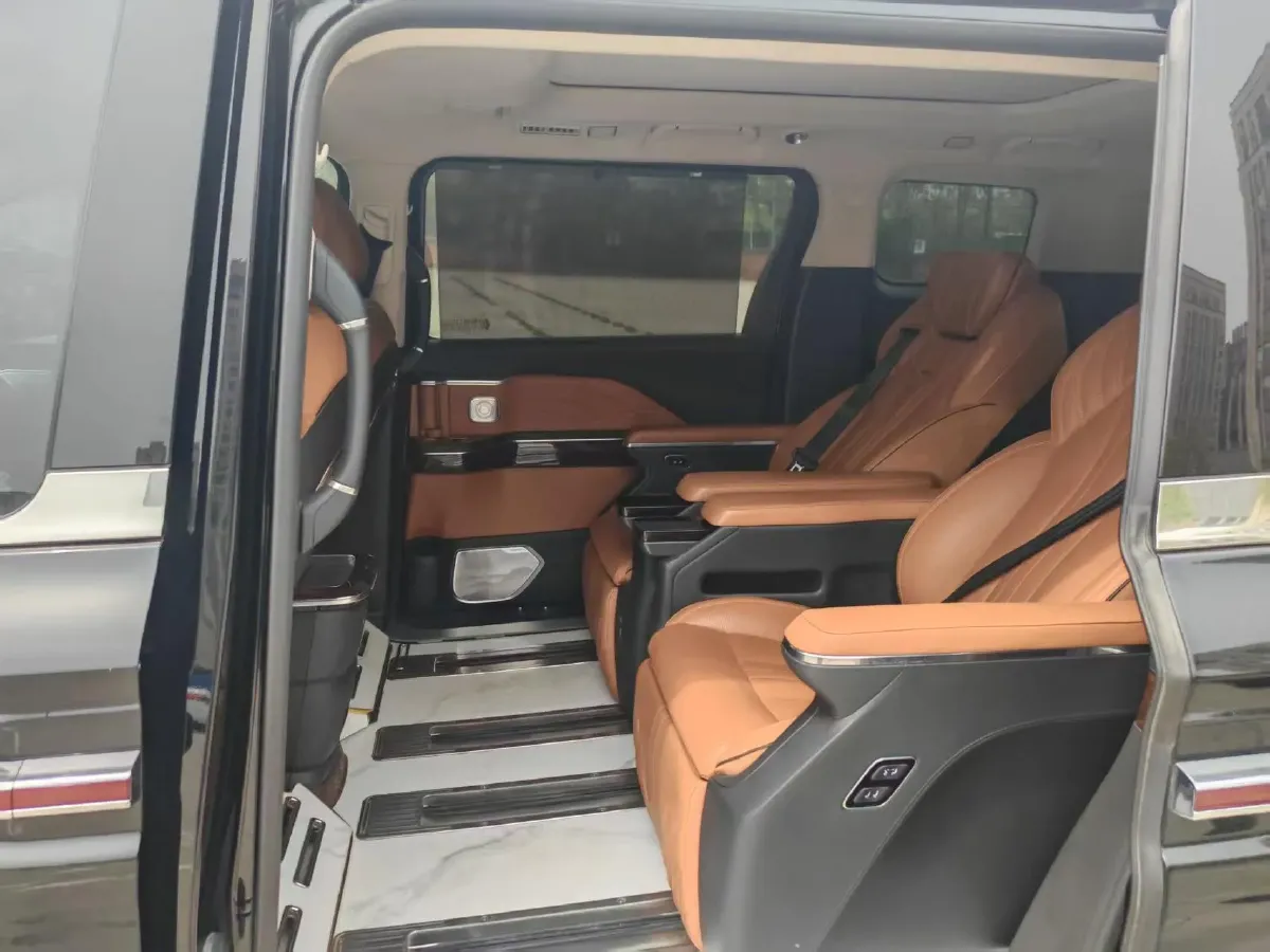 2023 HongQi HQ9 2.0T 252HP L4 8AT,autocango,china used car exporter,china ev exporter,chinese used car exporter,chinese used ev exporter