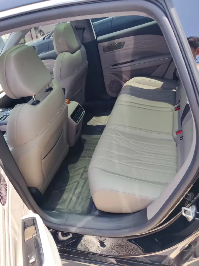 2025 Geely Galaxy Starshine 8 1.5T 163HP L4 3DHT PHEV 27.69KWH,autocango,china used car exporter,china ev exporter,chinese used car exporter,chinese used ev exporter