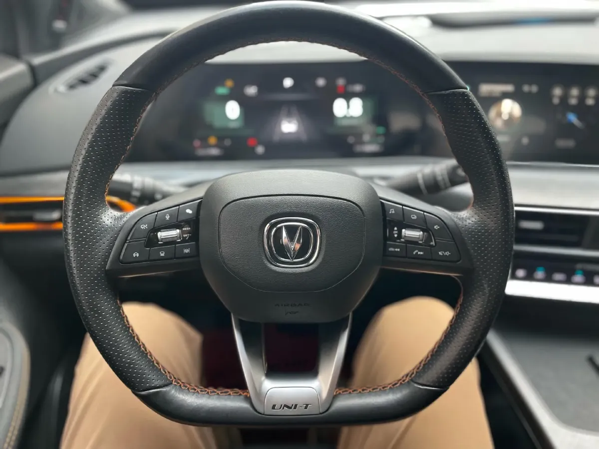 2022 ChangAn UNI-T 1.5T 188HP L4 7DCT,autocango,china used car exporter,china ev exporter,chinese used car exporter,chinese used ev exporter